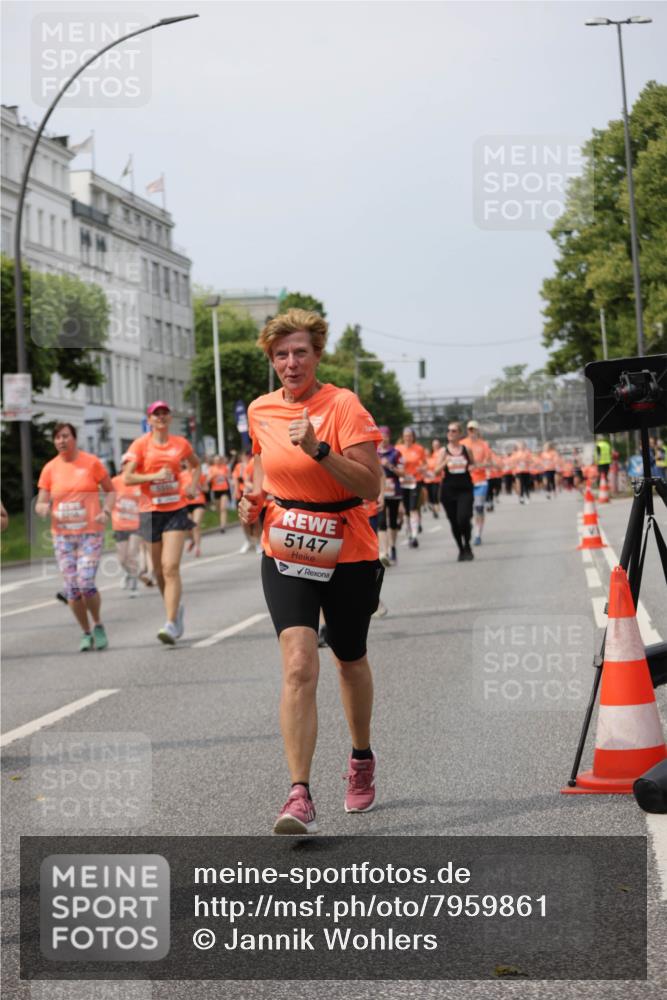 15.06.2025 - REWE Women's Run Jannik Wohlers http://msf.ph/oto/7959861 15.06.2025 09:45:09 Laufen 5147 meine-sportfotos.de