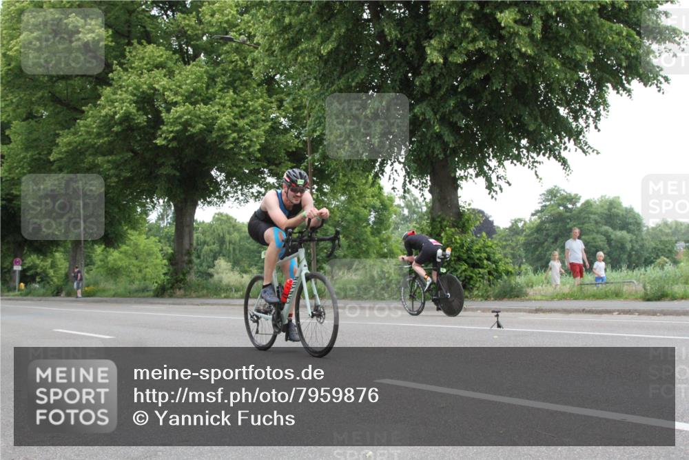 15.06.2025 - 7 Türme Triathlon Yannick Fuchs http://msf.ph/oto/7959876 15.06.2025 11:42:59 Radfahren  meine-sportfotos.de