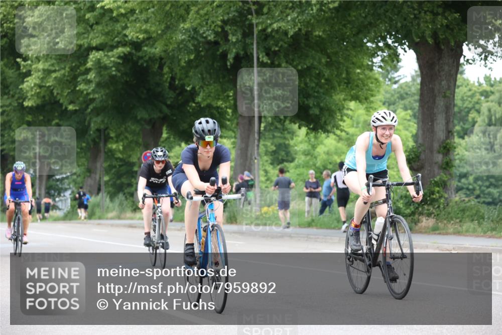 15.06.2025 - 7 Türme Triathlon Yannick Fuchs http://msf.ph/oto/7959892 15.06.2025 13:48:15 Radfahren 724, 958, 1176, 1195 meine-sportfotos.de