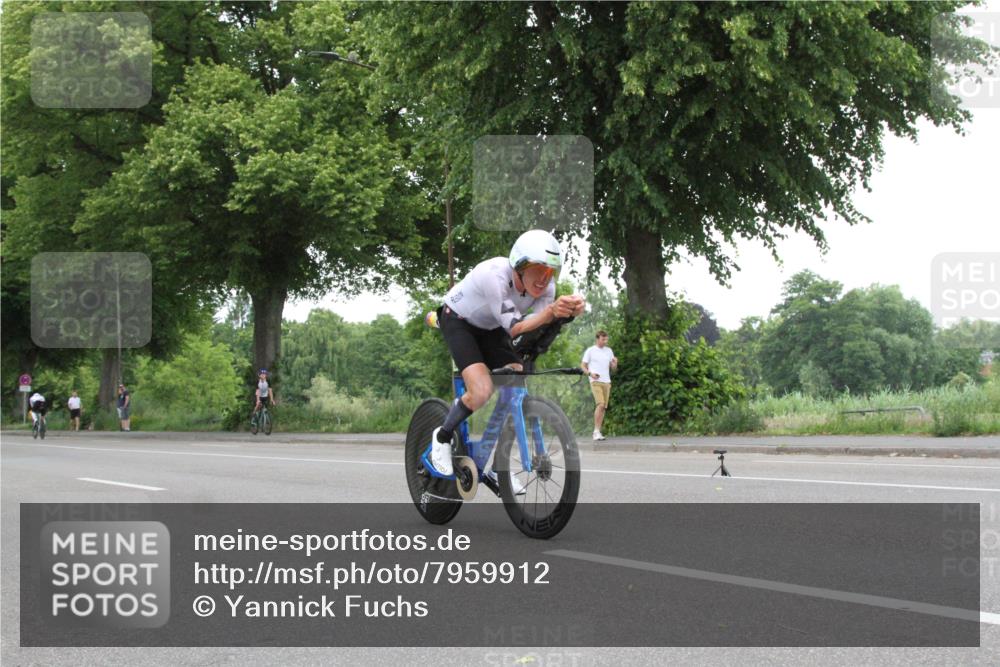 15.06.2025 - 7 Türme Triathlon Yannick Fuchs http://msf.ph/oto/7959912 15.06.2025 11:43:57 Radfahren  meine-sportfotos.de