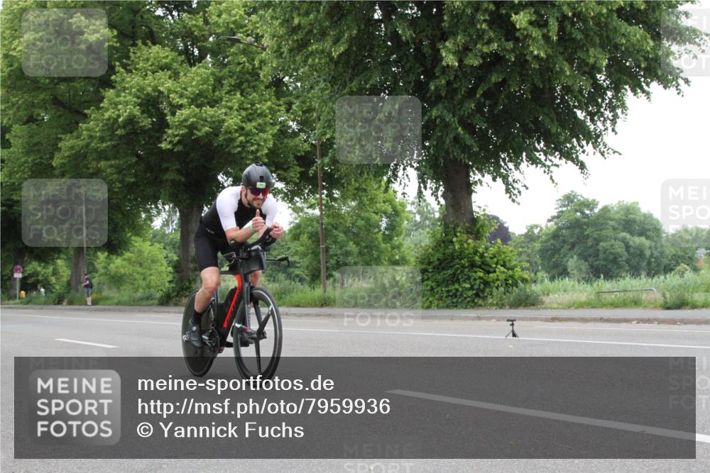 15.06.2025 - 7 Türme Triathlon Yannick Fuchs http://msf.ph/oto/7959936 15.06.2025 11:44:33 Radfahren  meine-sportfotos.de