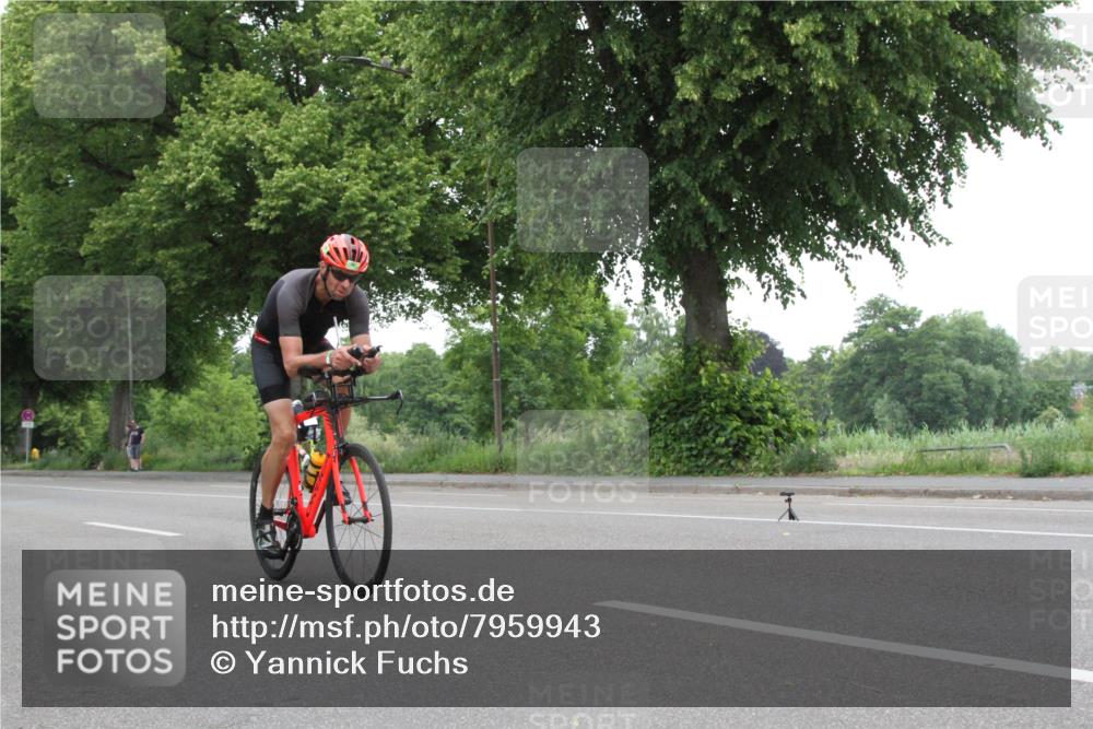 15.06.2025 - 7 Türme Triathlon Yannick Fuchs http://msf.ph/oto/7959943 15.06.2025 11:44:59 Radfahren  meine-sportfotos.de