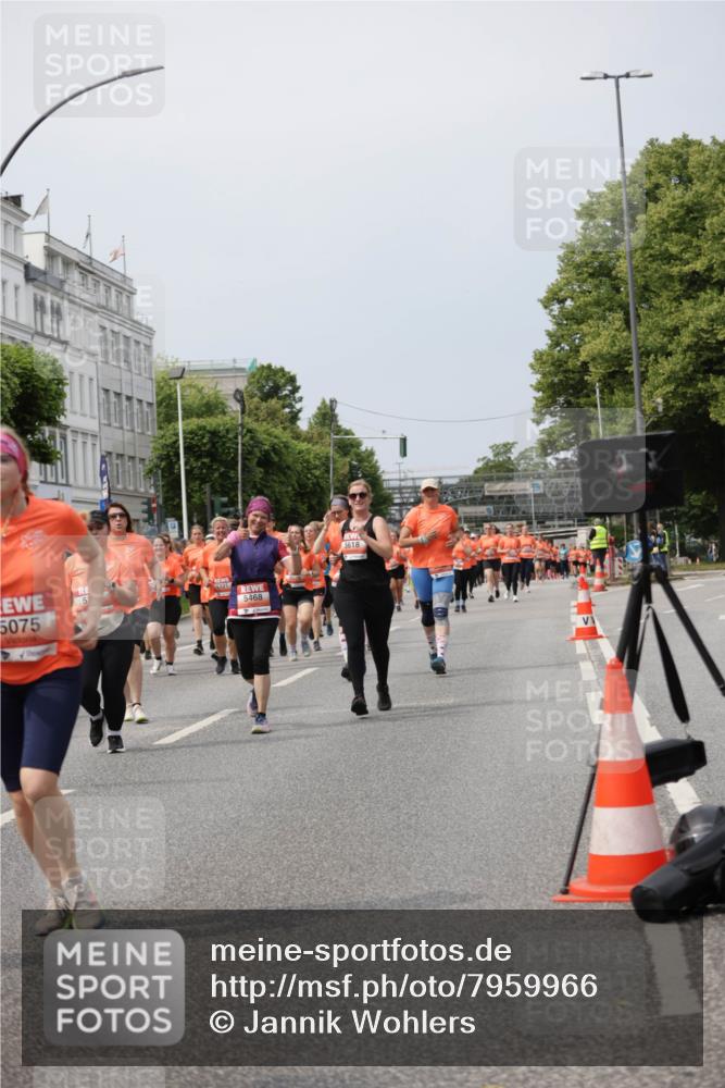 15.06.2025 - REWE Women's Run Jannik Wohlers http://msf.ph/oto/7959966 15.06.2025 09:45:12 Laufen 5075, 5468, 5618 meine-sportfotos.de