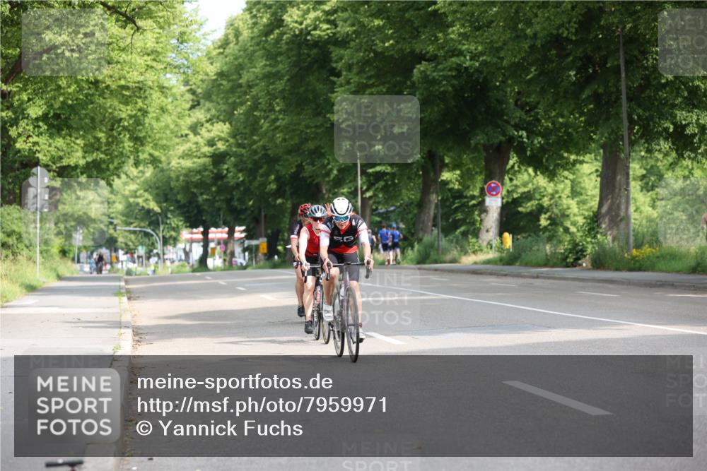 15.06.2025 - 7 Türme Triathlon Yannick Fuchs http://msf.ph/oto/7959971 15.06.2025 09:54:49 Radfahren 117, 118, 119 meine-sportfotos.de
