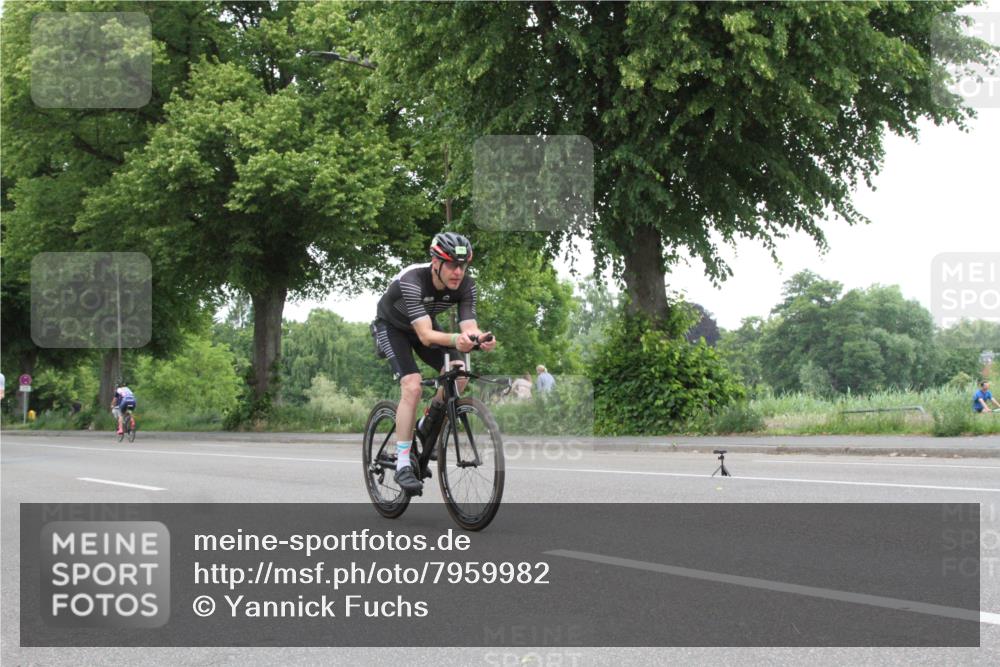 15.06.2025 - 7 Türme Triathlon Yannick Fuchs http://msf.ph/oto/7959982 15.06.2025 11:45:58 Radfahren  meine-sportfotos.de