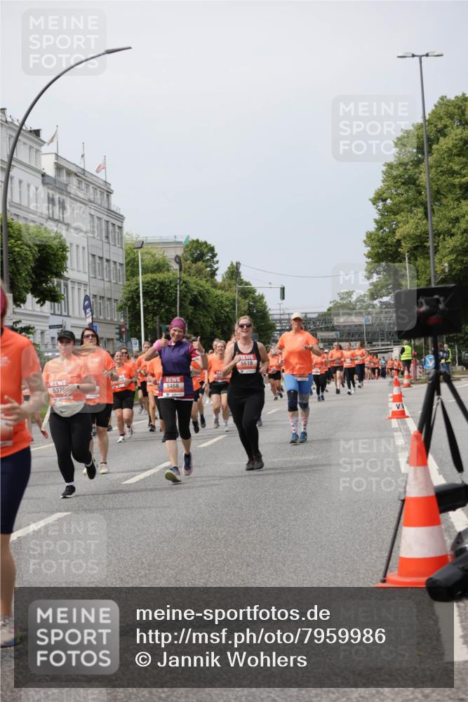 15.06.2025 - REWE Women's Run Jannik Wohlers http://msf.ph/oto/7959986 15.06.2025 09:45:13 Laufen 5618, 537, 5468 meine-sportfotos.de