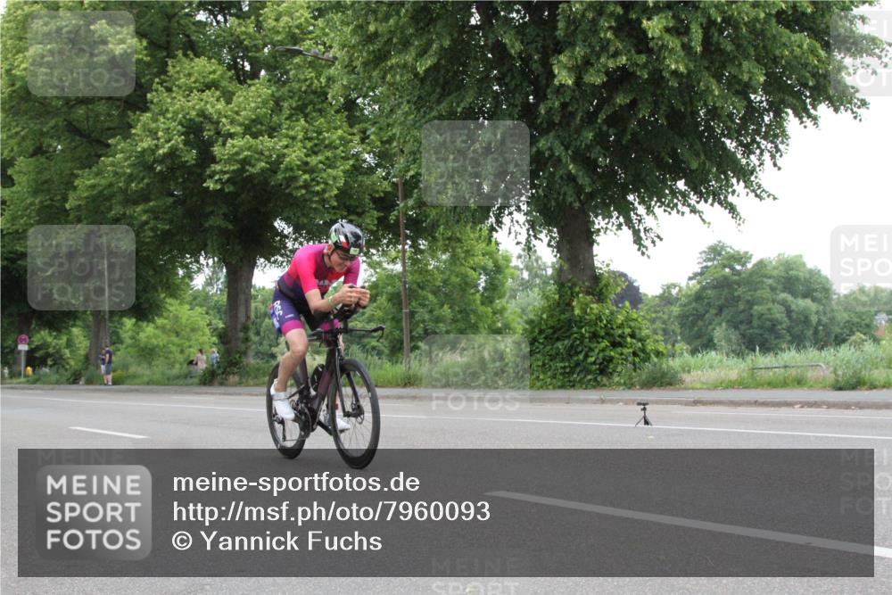 15.06.2025 - 7 Türme Triathlon Yannick Fuchs http://msf.ph/oto/7960093 15.06.2025 11:46:24 Radfahren  meine-sportfotos.de