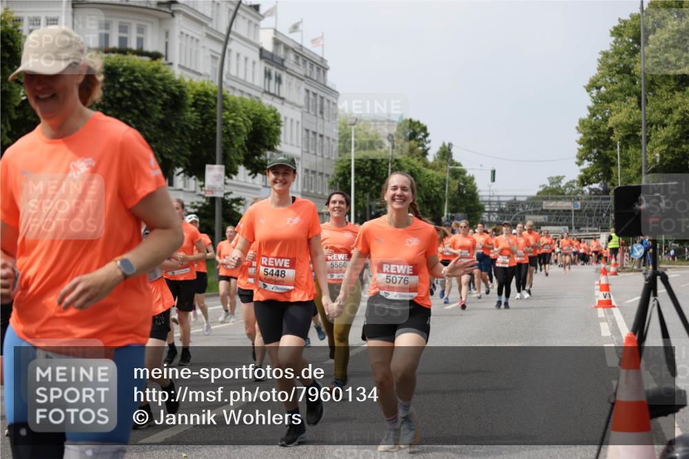 15.06.2025 - REWE Women's Run Jannik Wohlers http://msf.ph/oto/7960134 15.06.2025 09:45:19 Laufen 5448, 5560, 5076 meine-sportfotos.de
