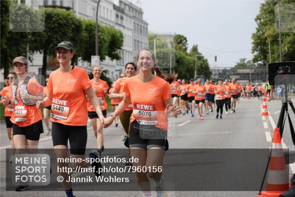 15.06.2025 - REWE Women's Run Jannik Wohlers http://msf.ph/oto/7960156 15.06.2025 09:45:20 Laufen 5401, 5448, 5076 meine-sportfotos.de