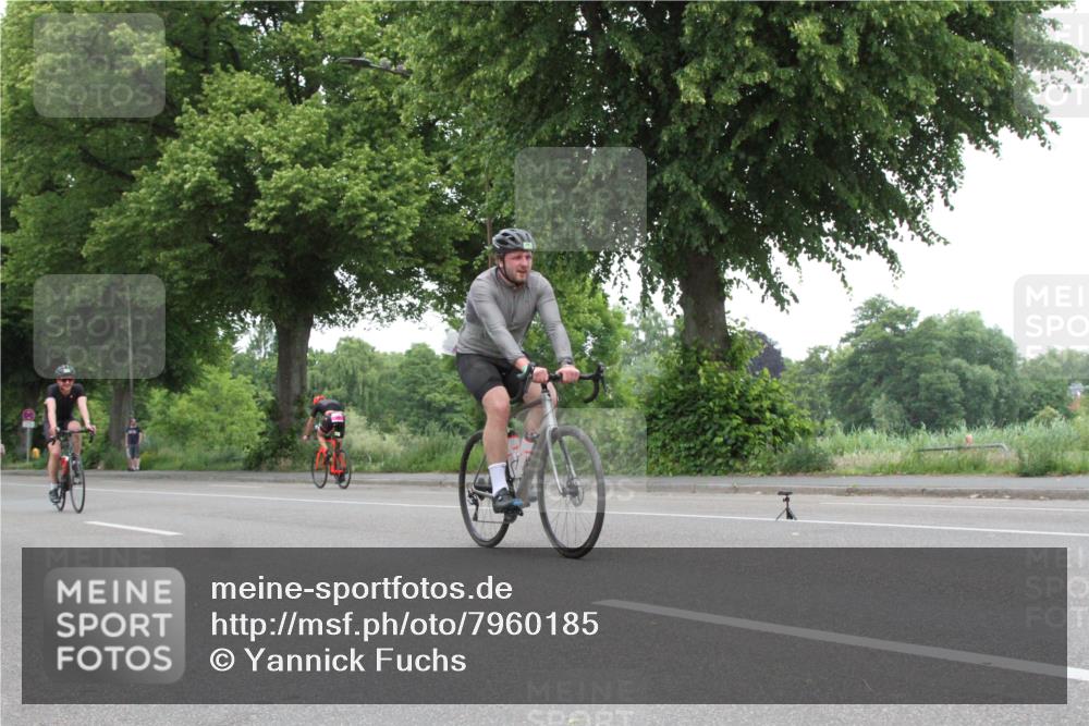 15.06.2025 - 7 Türme Triathlon Yannick Fuchs http://msf.ph/oto/7960185 15.06.2025 11:46:41 Radfahren  meine-sportfotos.de
