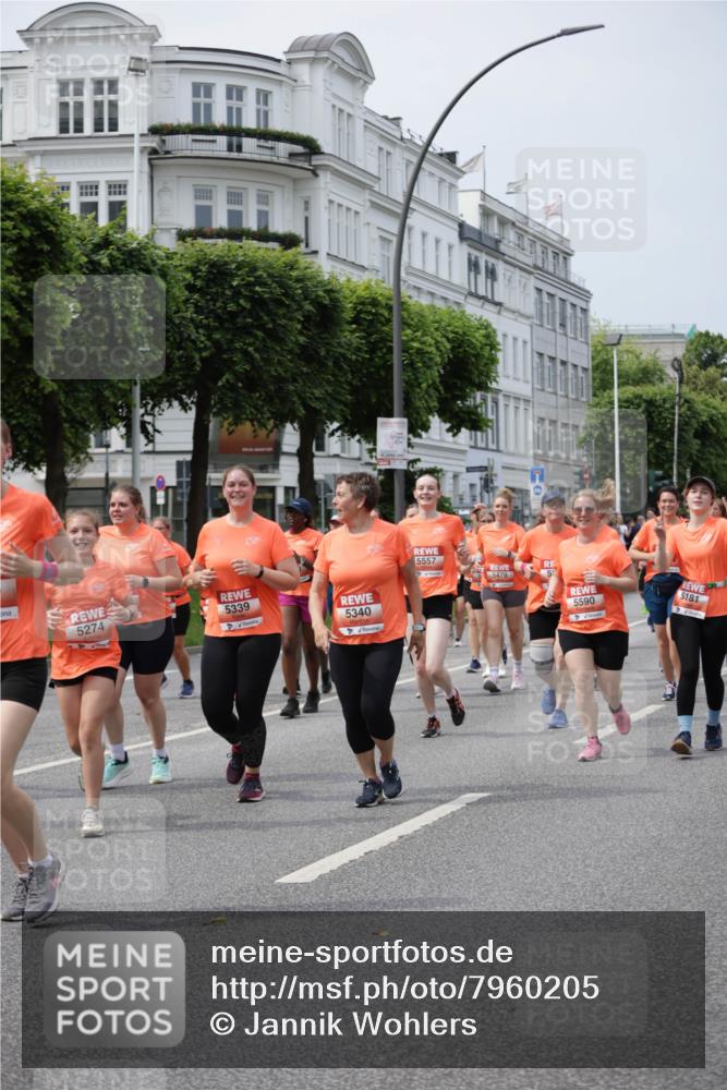 15.06.2025 - REWE Women's Run Jannik Wohlers http://msf.ph/oto/7960205 15.06.2025 09:45:24 Laufen 5339, 5340, 5557 meine-sportfotos.de