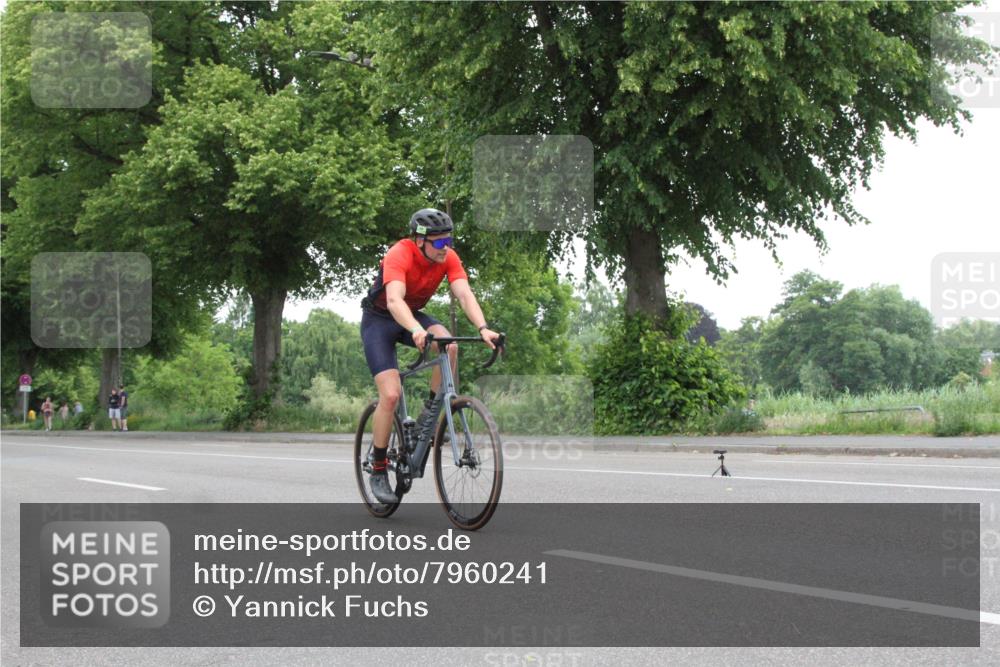 15.06.2025 - 7 Türme Triathlon Yannick Fuchs http://msf.ph/oto/7960241 15.06.2025 11:46:52 Radfahren  meine-sportfotos.de