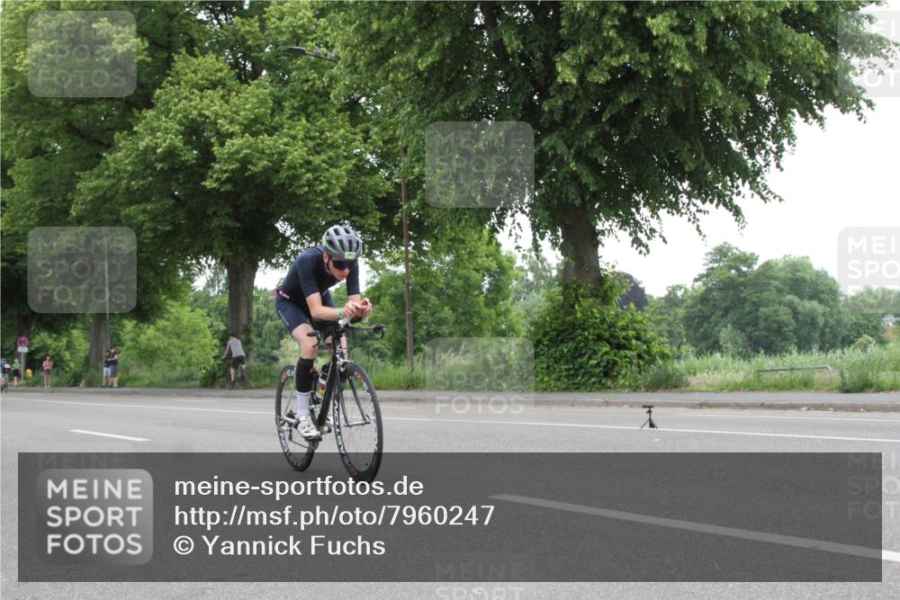 15.06.2025 - 7 Türme Triathlon Yannick Fuchs http://msf.ph/oto/7960247 15.06.2025 11:47:13 Radfahren  meine-sportfotos.de