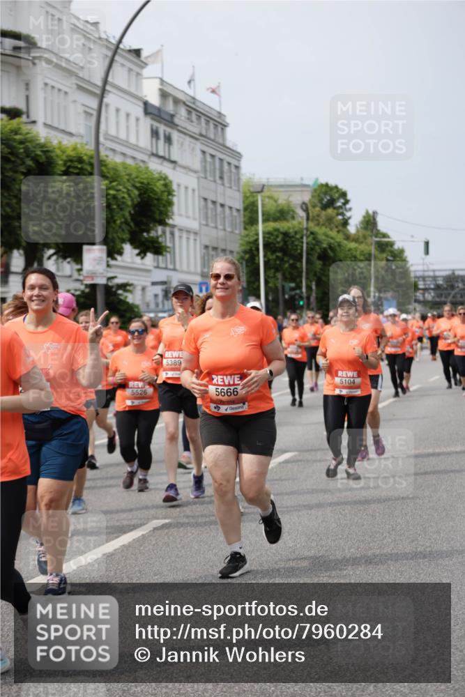 15.06.2025 - REWE Women's Run Jannik Wohlers http://msf.ph/oto/7960284 15.06.2025 09:45:28 Laufen 5389, 5666, 5104 meine-sportfotos.de