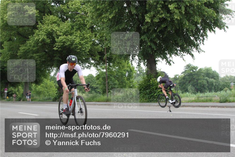 15.06.2025 - 7 Türme Triathlon Yannick Fuchs http://msf.ph/oto/7960291 15.06.2025 11:48:50 Radfahren  meine-sportfotos.de
