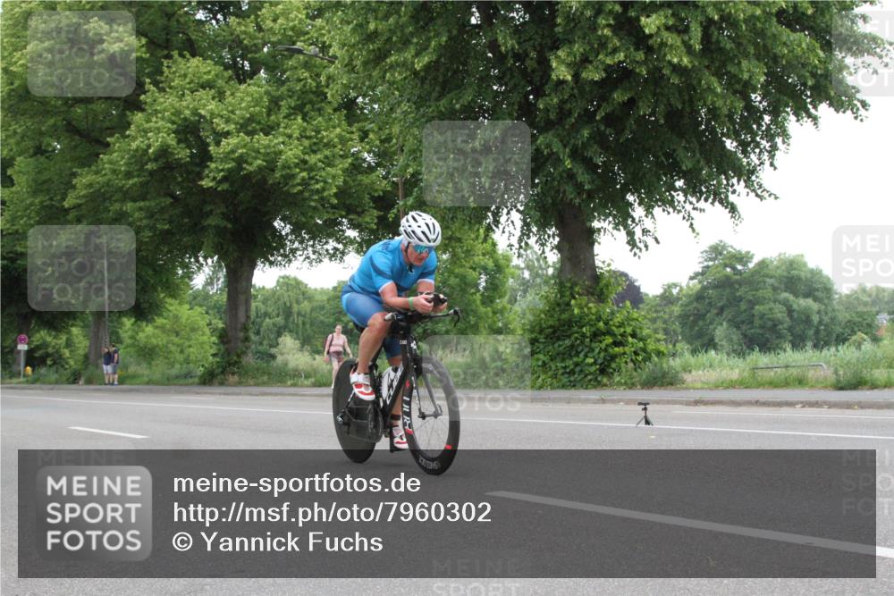 15.06.2025 - 7 Türme Triathlon Yannick Fuchs http://msf.ph/oto/7960302 15.06.2025 11:49:43 Radfahren  meine-sportfotos.de