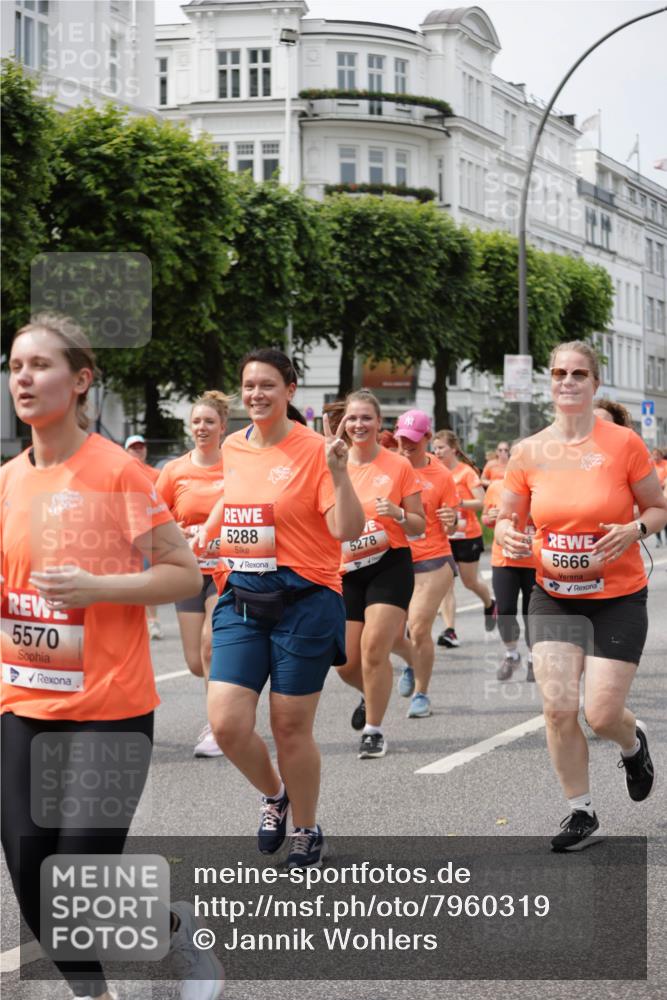15.06.2025 - REWE Women's Run Jannik Wohlers http://msf.ph/oto/7960319 15.06.2025 09:45:29 Laufen 5570, 79, 5288, 5278, 5666 meine-sportfotos.de