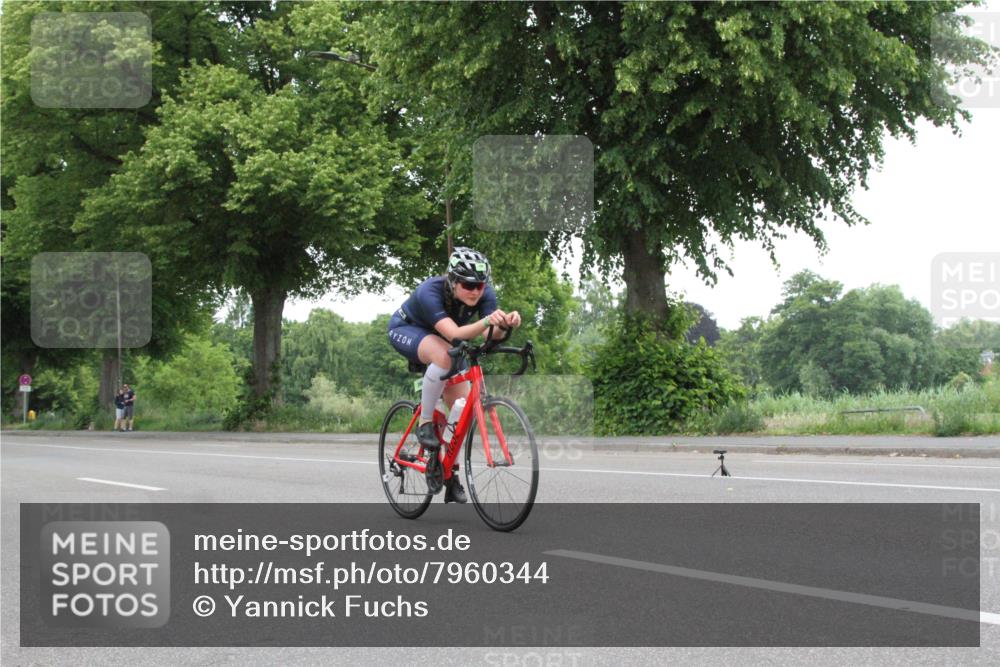 15.06.2025 - 7 Türme Triathlon Yannick Fuchs http://msf.ph/oto/7960344 15.06.2025 11:51:01 Radfahren  meine-sportfotos.de