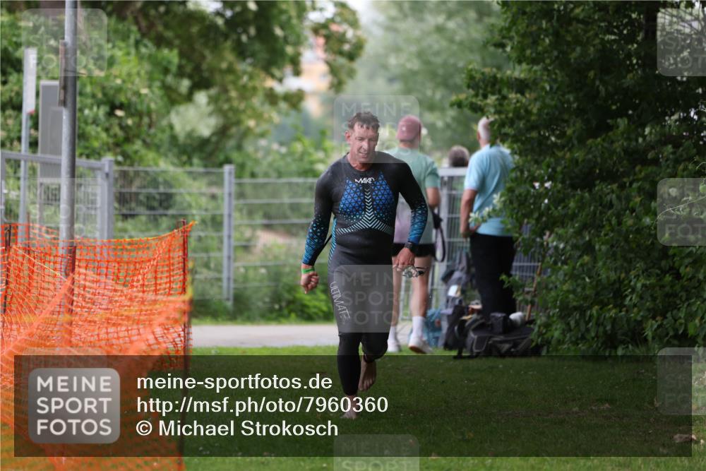 15.06.2025 - 7 Türme Triathlon Michael Strokosch http://msf.ph/oto/7960360 15.06.2025 12:11:15 Schwimmen 455, 475, 611 meine-sportfotos.de
