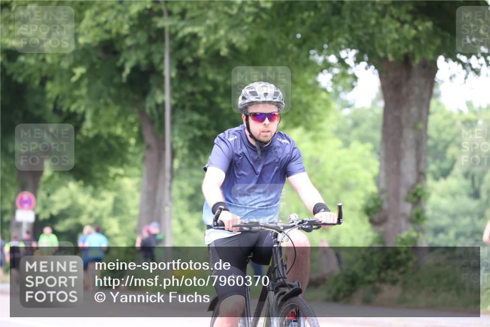 15.06.2025 - 7 Türme Triathlon Yannick Fuchs http://msf.ph/oto/7960370 15.06.2025 13:48:35 Radfahren 368, 811, 854 meine-sportfotos.de
