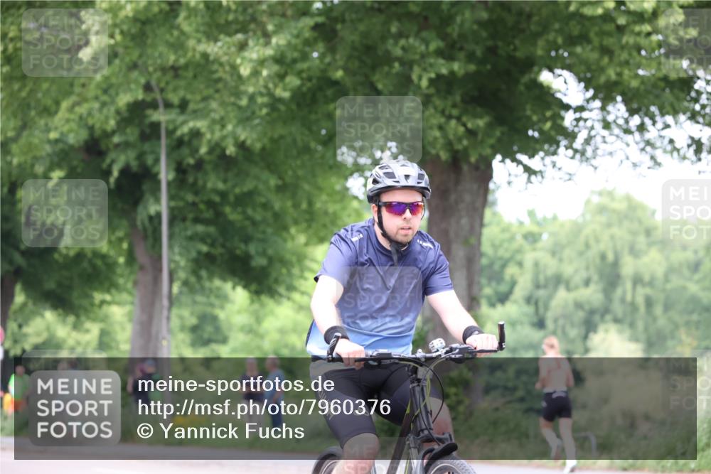 15.06.2025 - 7 Türme Triathlon Yannick Fuchs http://msf.ph/oto/7960376 15.06.2025 13:48:35 Radfahren 368, 811, 854 meine-sportfotos.de