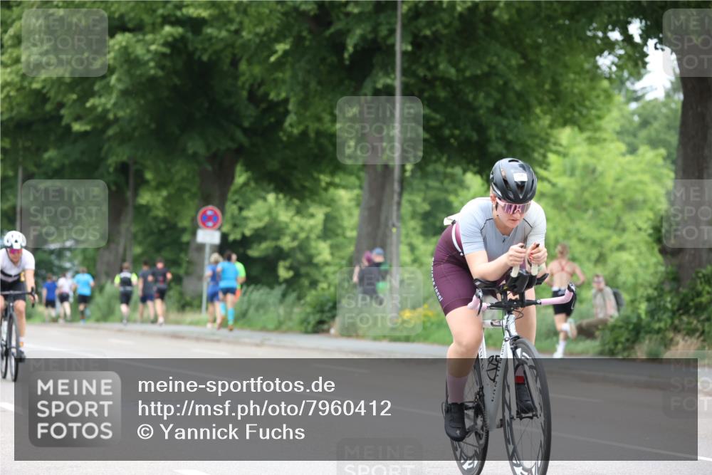 15.06.2025 - 7 Türme Triathlon Yannick Fuchs http://msf.ph/oto/7960412 15.06.2025 13:48:38 Radfahren 368, 810, 811, 854 meine-sportfotos.de