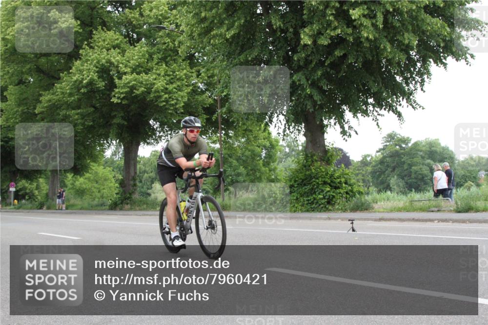 15.06.2025 - 7 Türme Triathlon Yannick Fuchs http://msf.ph/oto/7960421 15.06.2025 11:52:35 Radfahren  meine-sportfotos.de