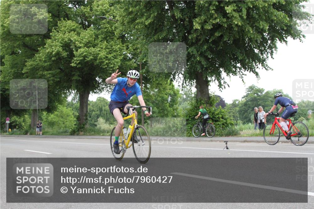 15.06.2025 - 7 Türme Triathlon Yannick Fuchs http://msf.ph/oto/7960427 15.06.2025 11:52:37 Radfahren  meine-sportfotos.de