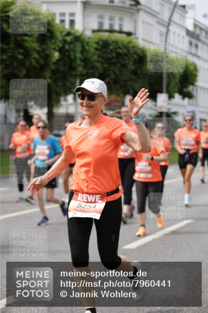 15.06.2025 - REWE Women's Run Jannik Wohlers http://msf.ph/oto/7960441 15.06.2025 09:45:33 Laufen 5254 meine-sportfotos.de