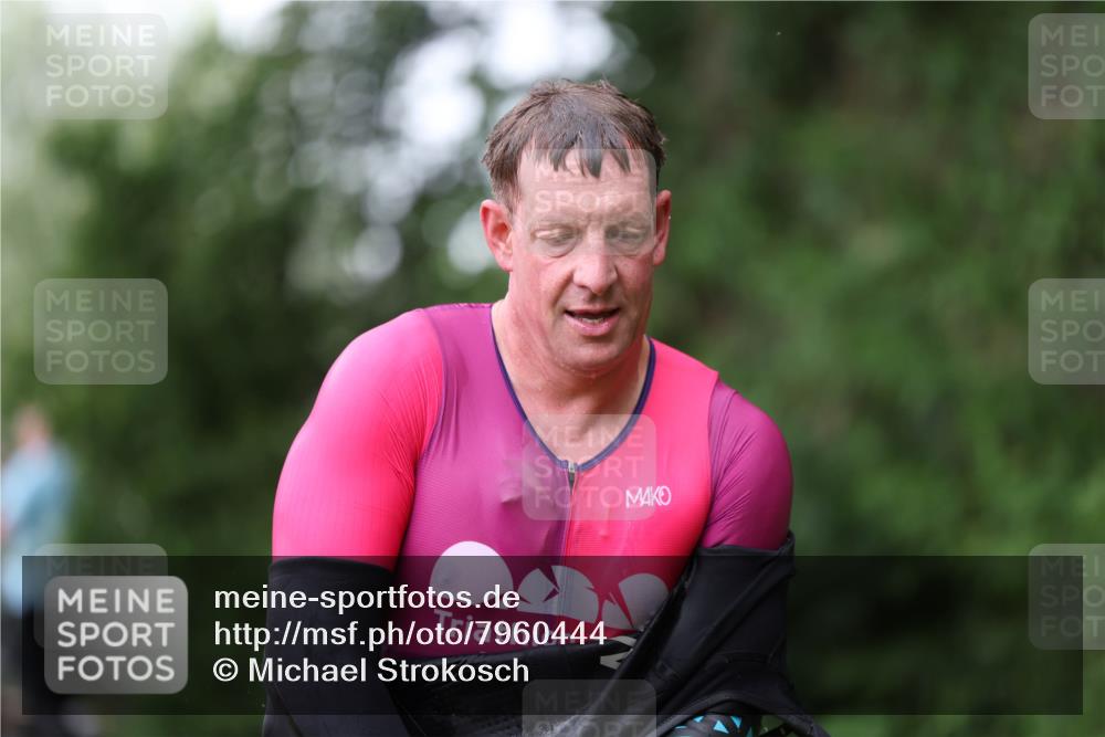 15.06.2025 - 7 Türme Triathlon Michael Strokosch http://msf.ph/oto/7960444 15.06.2025 12:11:20 Schwimmen 455, 475 meine-sportfotos.de