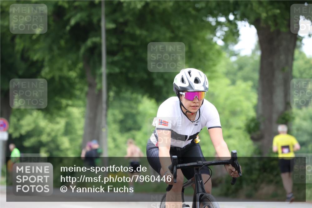 15.06.2025 - 7 Türme Triathlon Yannick Fuchs http://msf.ph/oto/7960446 15.06.2025 13:48:39 Radfahren 368, 810, 811 meine-sportfotos.de