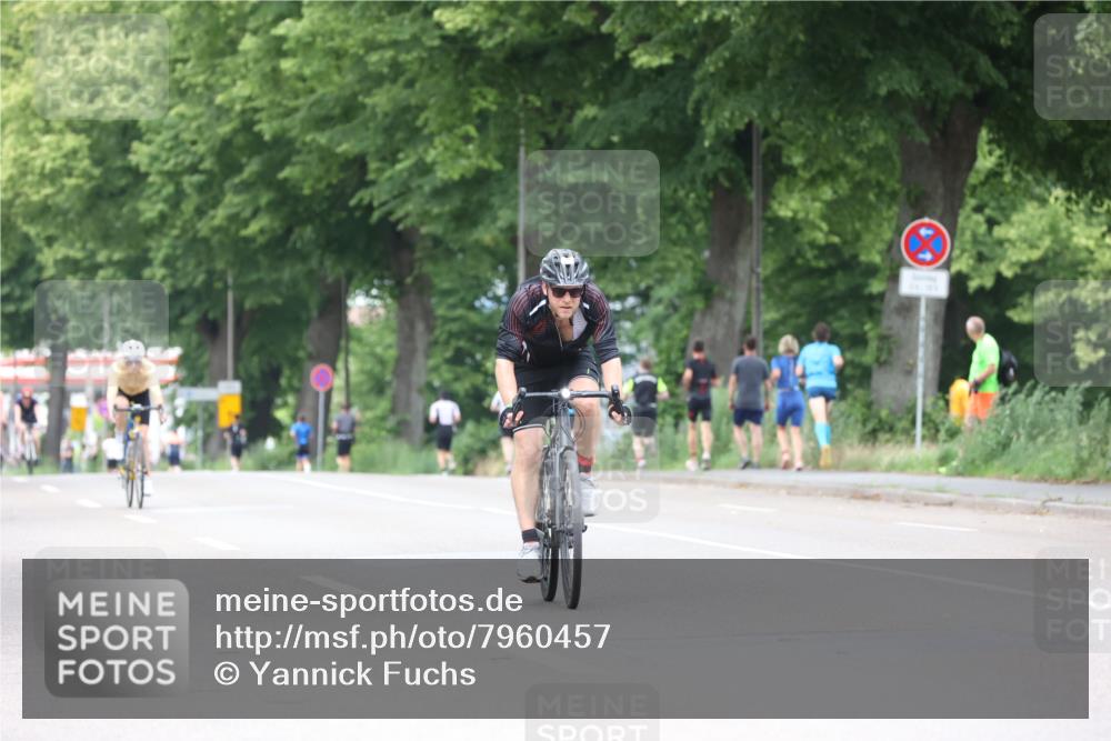 15.06.2025 - 7 Türme Triathlon Yannick Fuchs http://msf.ph/oto/7960457 15.06.2025 13:48:41 Radfahren 368, 810, 811 meine-sportfotos.de