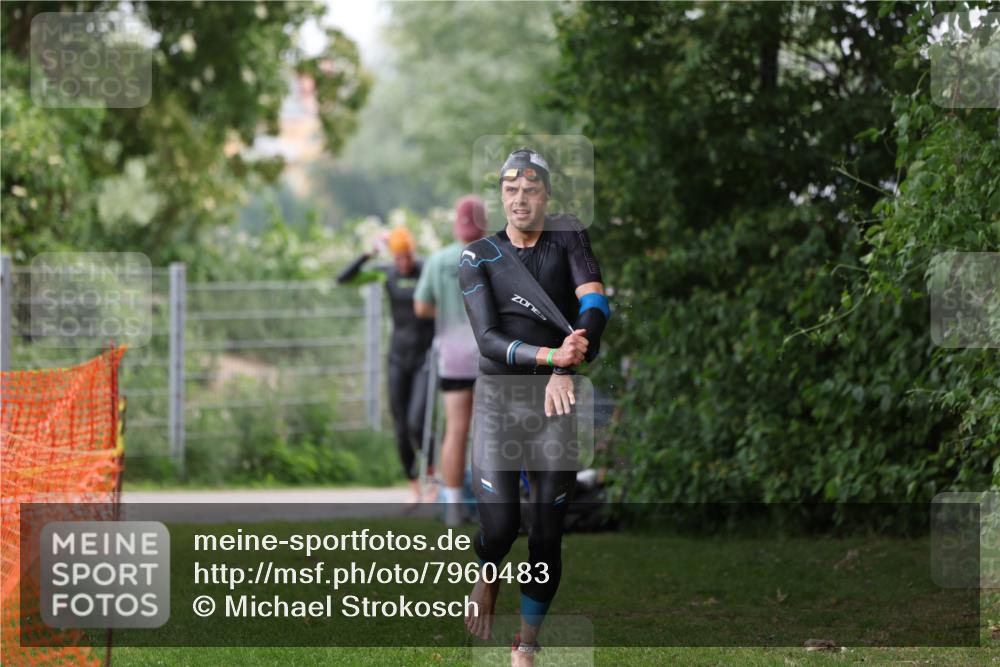 15.06.2025 - 7 Türme Triathlon Michael Strokosch http://msf.ph/oto/7960483 15.06.2025 12:11:34 Schwimmen 406, 475 meine-sportfotos.de