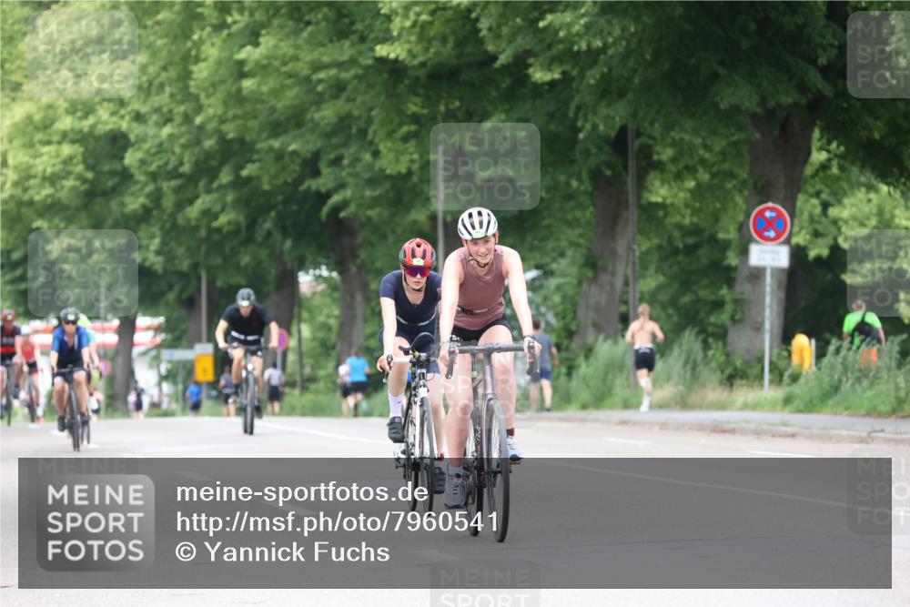 15.06.2025 - 7 Türme Triathlon Yannick Fuchs http://msf.ph/oto/7960541 15.06.2025 13:48:48 Radfahren 212, 796, 806, 1013, 1092 meine-sportfotos.de
