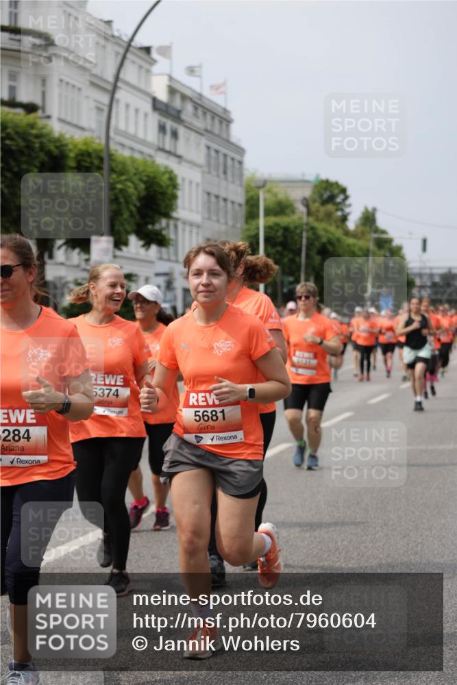 15.06.2025 - REWE Women's Run Jannik Wohlers http://msf.ph/oto/7960604 15.06.2025 09:45:37 Laufen 284, 5374, 5681, 5131 meine-sportfotos.de