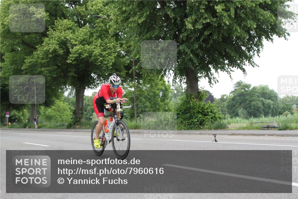 15.06.2025 - 7 Türme Triathlon Yannick Fuchs http://msf.ph/oto/7960616 15.06.2025 11:59:06 Radfahren  meine-sportfotos.de