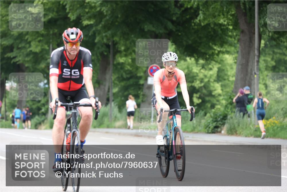 15.06.2025 - 7 Türme Triathlon Yannick Fuchs http://msf.ph/oto/7960637 15.06.2025 13:48:54 Radfahren 212, 428, 796, 806, 1092, 1110 meine-sportfotos.de