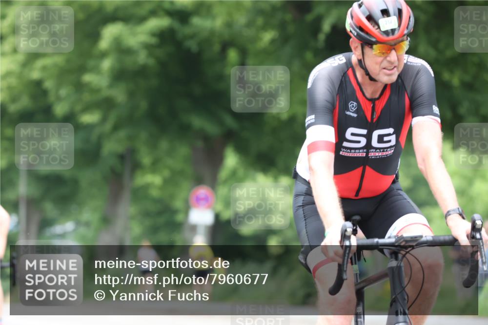 15.06.2025 - 7 Türme Triathlon Yannick Fuchs http://msf.ph/oto/7960677 15.06.2025 13:48:55 Radfahren 212, 230, 428, 796, 806, 1092, 1110 meine-sportfotos.de
