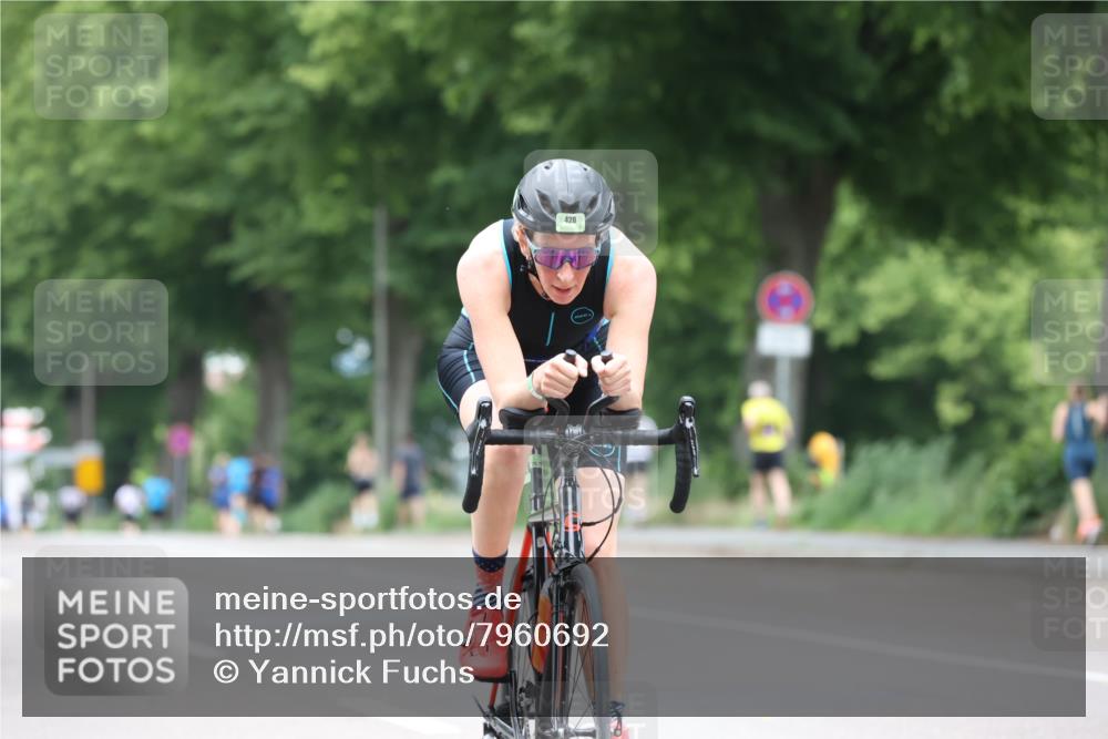 15.06.2025 - 7 Türme Triathlon Yannick Fuchs http://msf.ph/oto/7960692 15.06.2025 13:48:56 Radfahren 212, 230, 428, 761, 796, 806, 1092, 1110 meine-sportfotos.de