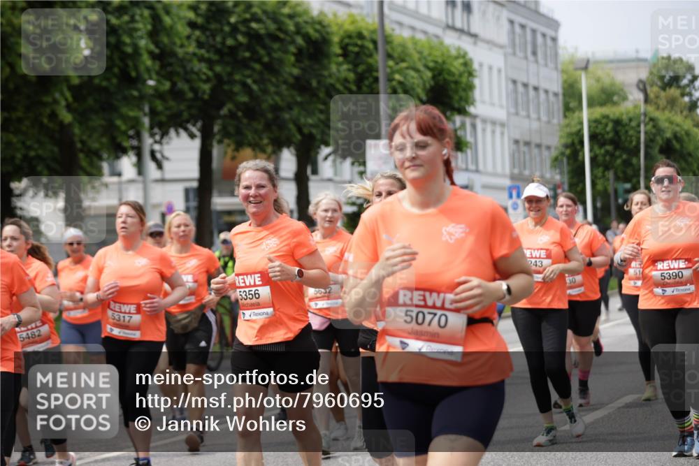15.06.2025 - REWE Women's Run Jannik Wohlers http://msf.ph/oto/7960695 15.06.2025 09:45:48 Laufen 5482, 5317, 5356, 5632, 5070, 243, 30, 5390 meine-sportfotos.de