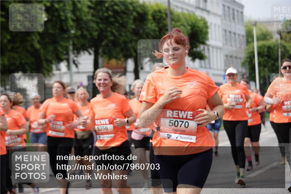 15.06.2025 - REWE Women's Run Jannik Wohlers http://msf.ph/oto/7960703 15.06.2025 09:45:49 Laufen 6433, 1317, 12, 02, 5356, 5070 meine-sportfotos.de