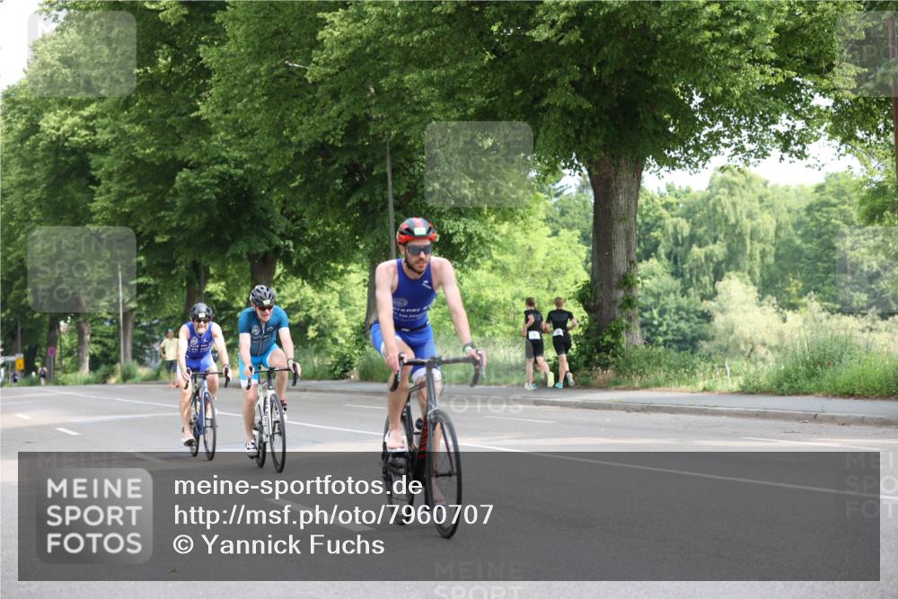 15.06.2025 - 7 Türme Triathlon Yannick Fuchs http://msf.ph/oto/7960707 15.06.2025 09:56:11 Radfahren 5, 85, 87 meine-sportfotos.de