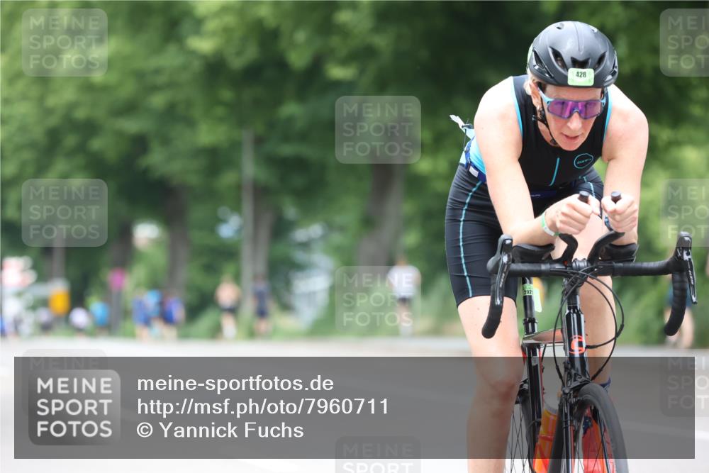 15.06.2025 - 7 Türme Triathlon Yannick Fuchs http://msf.ph/oto/7960711 15.06.2025 13:48:56 Radfahren 212, 230, 428, 761, 796, 806, 1092, 1110 meine-sportfotos.de
