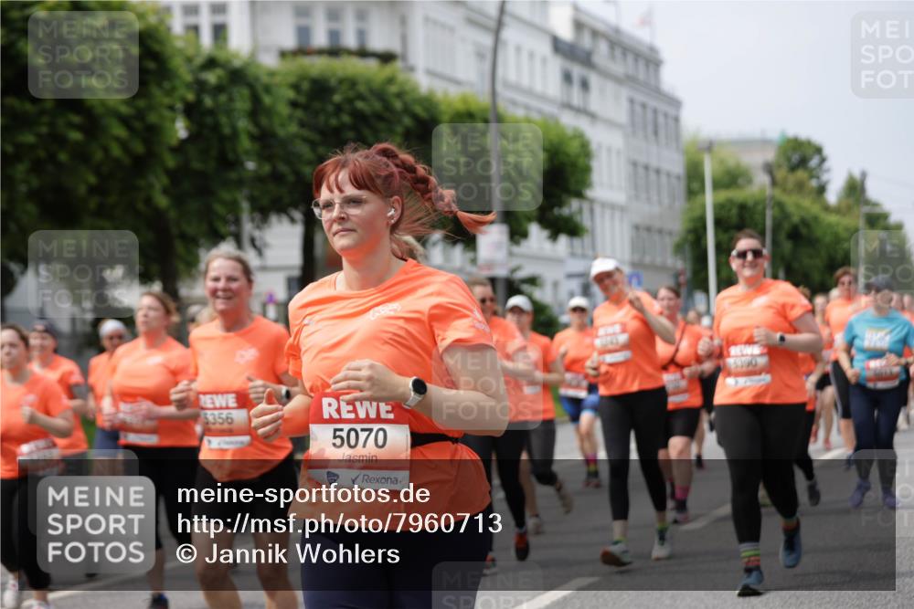 15.06.2025 - REWE Women's Run Jannik Wohlers http://msf.ph/oto/7960713 15.06.2025 09:45:49 Laufen 5356, 5070, 5390, 1014 meine-sportfotos.de