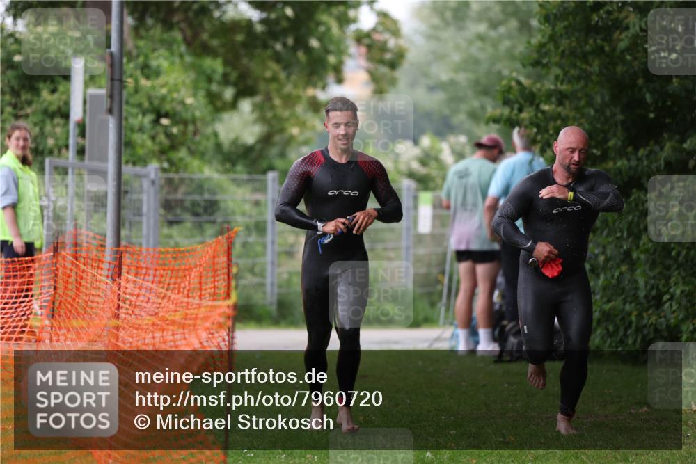 15.06.2025 - 7 Türme Triathlon Michael Strokosch http://msf.ph/oto/7960720 15.06.2025 12:12:06 Schwimmen 630, 658 meine-sportfotos.de