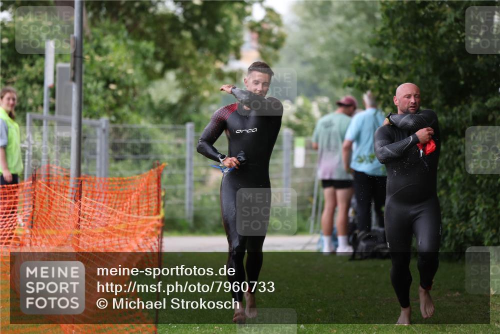 15.06.2025 - 7 Türme Triathlon Michael Strokosch http://msf.ph/oto/7960733 15.06.2025 12:12:06 Schwimmen 630, 658 meine-sportfotos.de