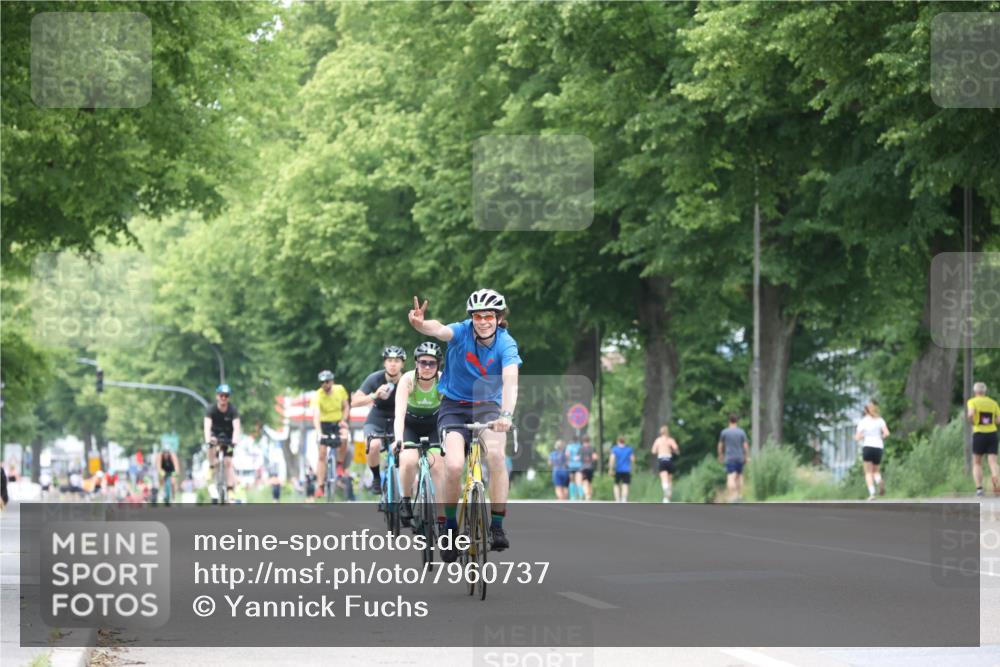 15.06.2025 - 7 Türme Triathlon Yannick Fuchs http://msf.ph/oto/7960737 15.06.2025 13:48:59 Radfahren 230, 428, 761, 1110 meine-sportfotos.de