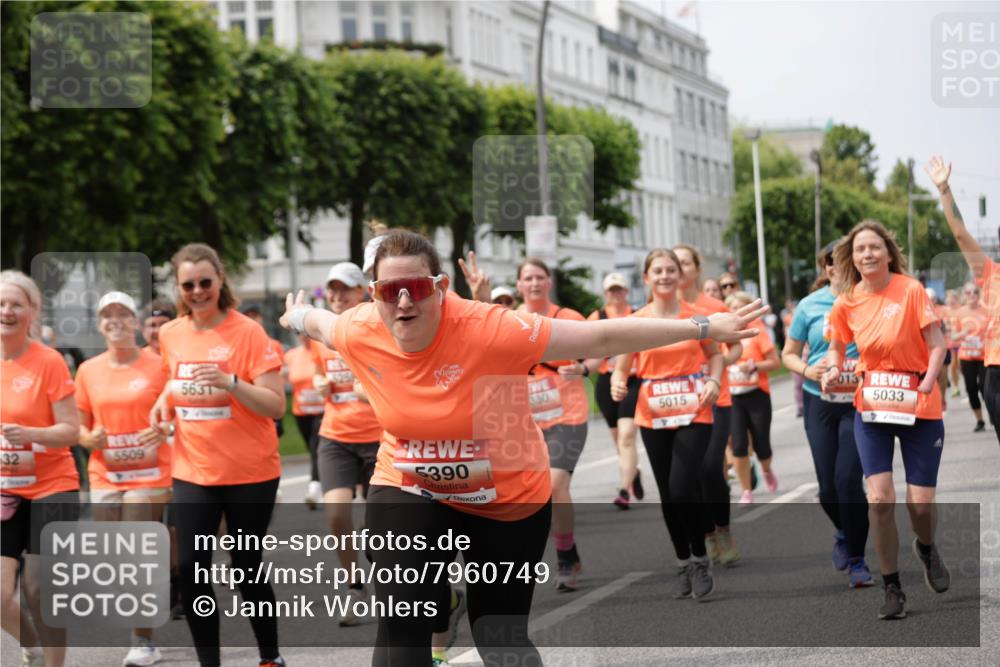 15.06.2025 - REWE Women's Run Jannik Wohlers http://msf.ph/oto/7960749 15.06.2025 09:45:51 Laufen 32, 5631, 5509, 5390, 330, 5015, 2013, 5033 meine-sportfotos.de