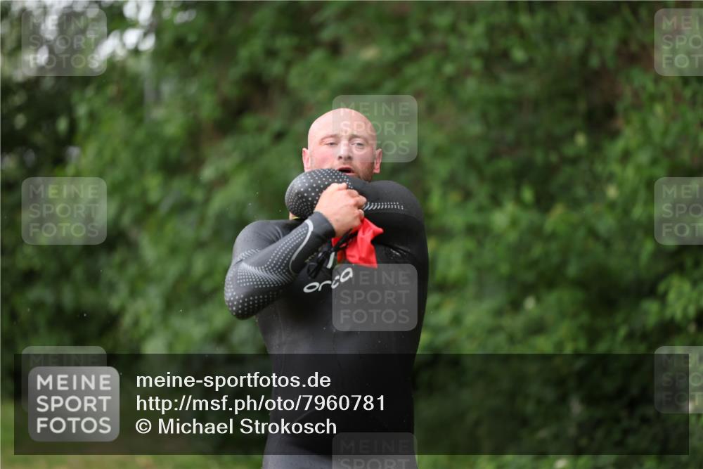 15.06.2025 - 7 Türme Triathlon Michael Strokosch http://msf.ph/oto/7960781 15.06.2025 12:12:09 Schwimmen 630, 658 meine-sportfotos.de