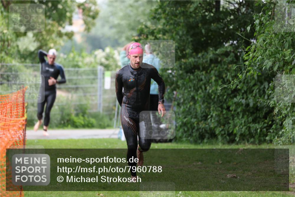 15.06.2025 - 7 Türme Triathlon Michael Strokosch http://msf.ph/oto/7960788 15.06.2025 12:12:27 Schwimmen 412, 443, 489, 658 meine-sportfotos.de